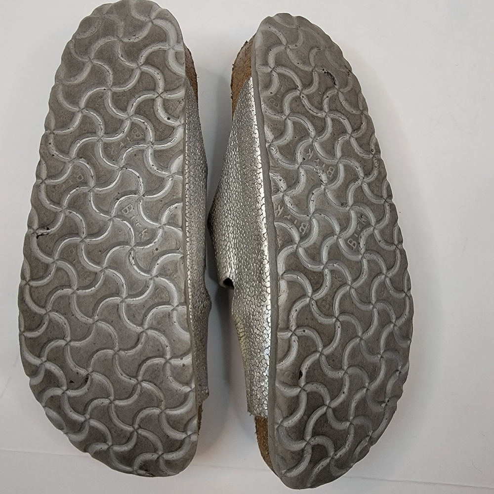 Birkenstock Birkis Sz 38 Arizona Sandals Silver Textured Double Buckle - Picture 7 of 8